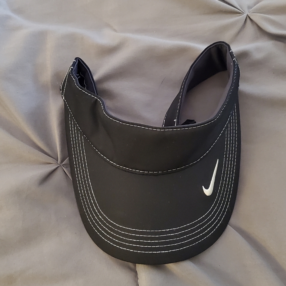 Nike visor